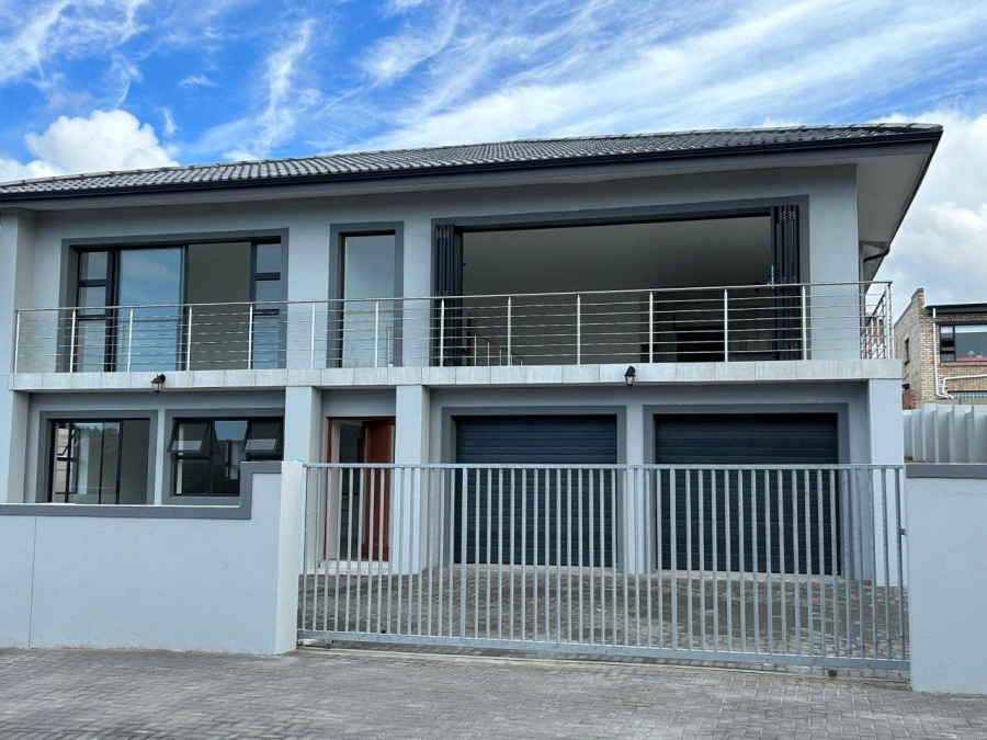 5 Bedroom Property for Sale in Wavecrest Eastern Cape